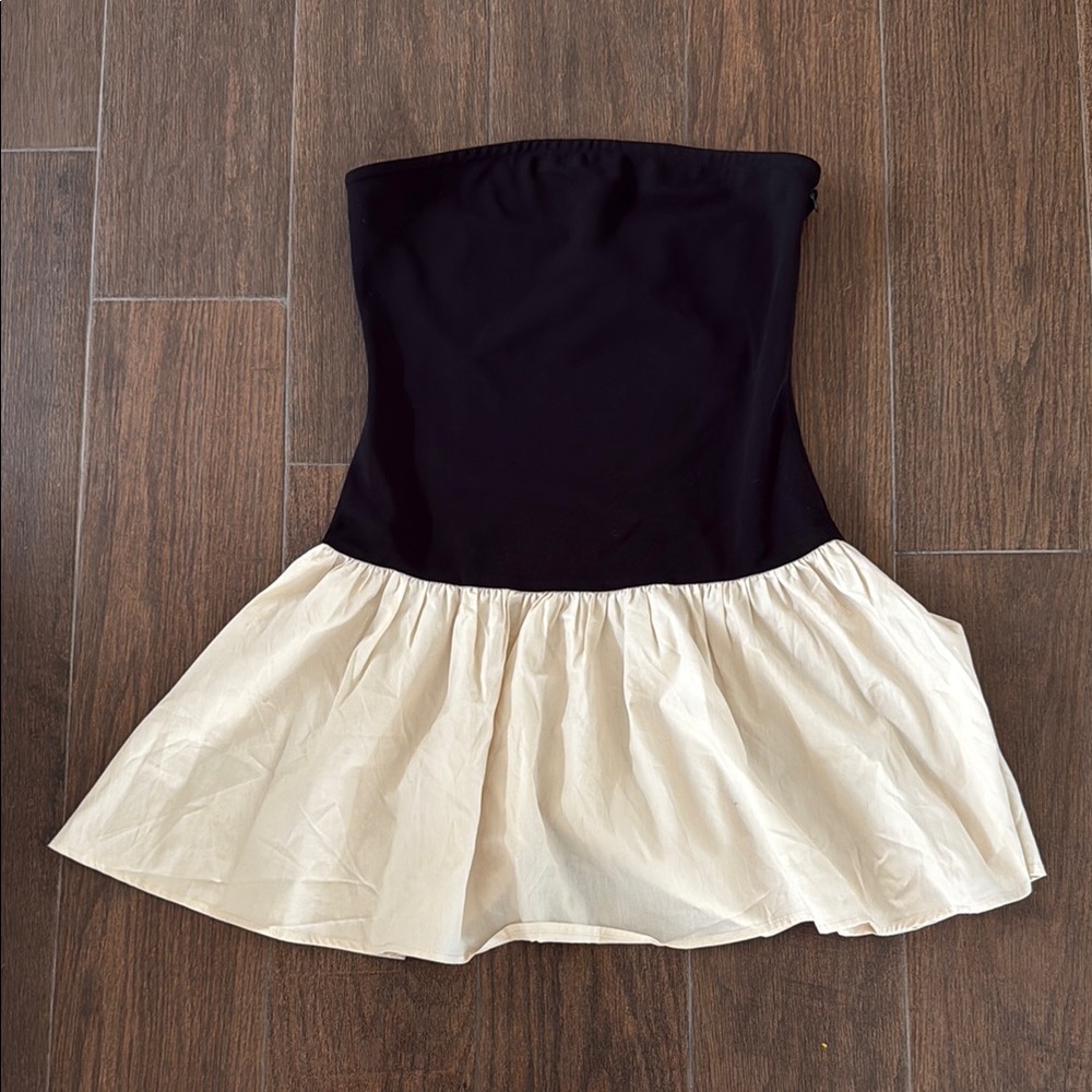 Chic Strapless Black and Cream Dress
